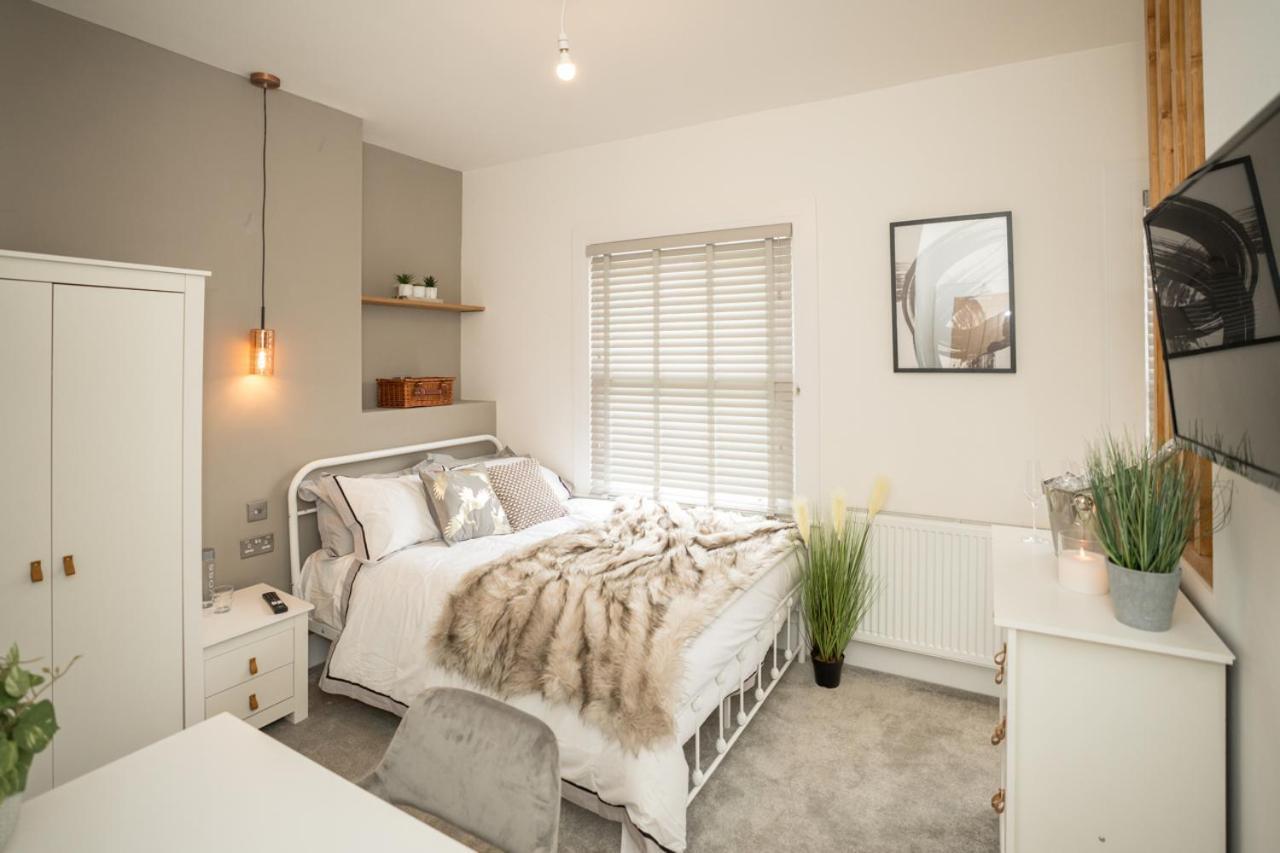 Boutique Nights Aparthotel Eastbourne Ngoại thất bức ảnh