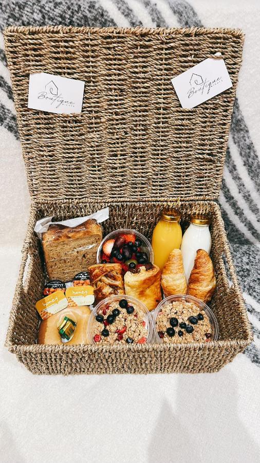 Boutique Nights Aparthotel Eastbourne Ngoại thất bức ảnh