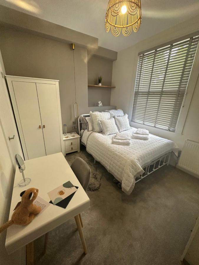 Boutique Nights Aparthotel Eastbourne Ngoại thất bức ảnh