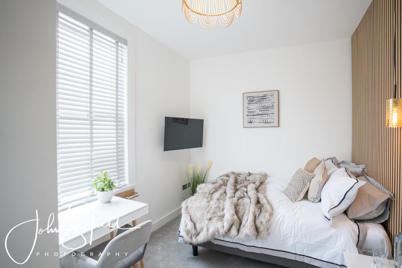 Boutique Nights Aparthotel Eastbourne Ngoại thất bức ảnh